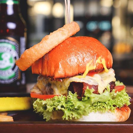 Glenmore Tavern Рокхемптън Екстериор снимка