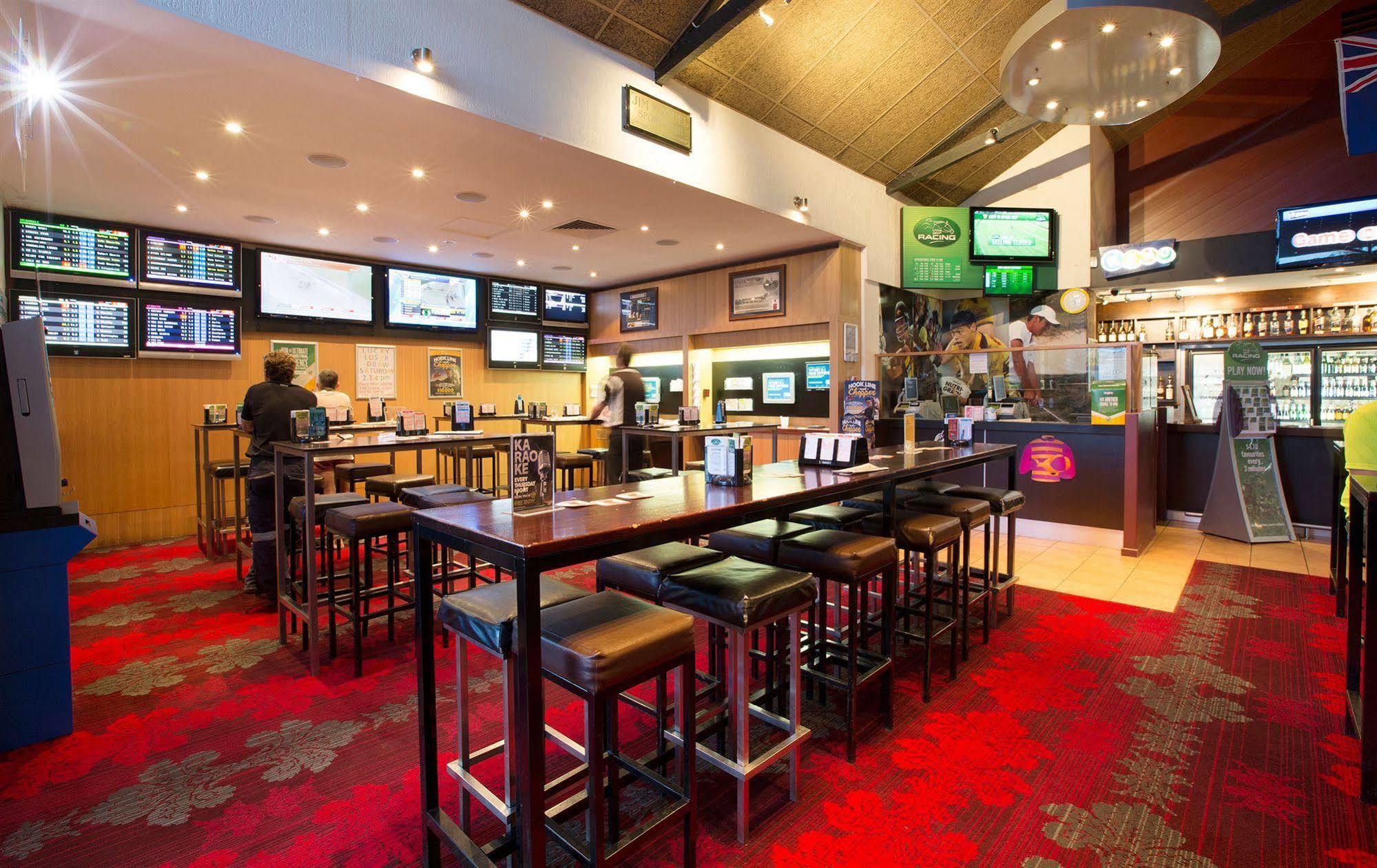 Glenmore Tavern Рокхемптън Екстериор снимка